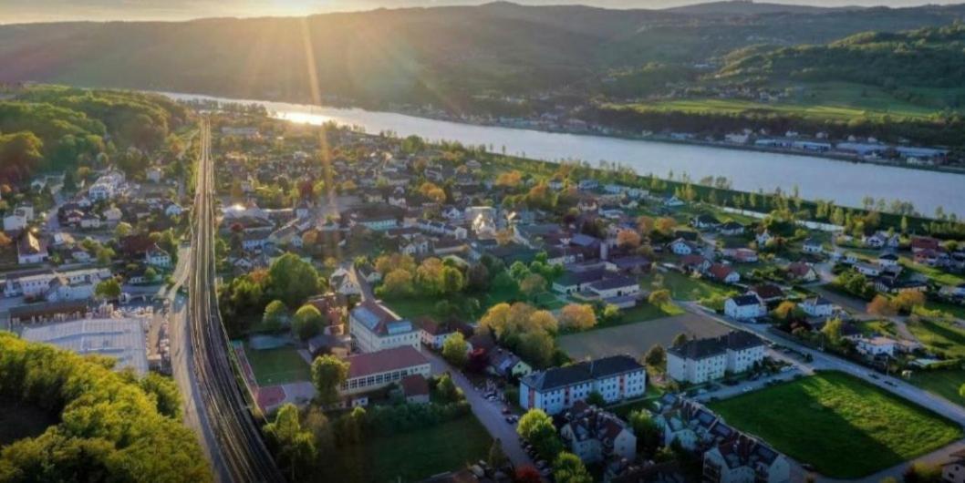Apartment An Der Donau Krumnussbaum Esterno foto